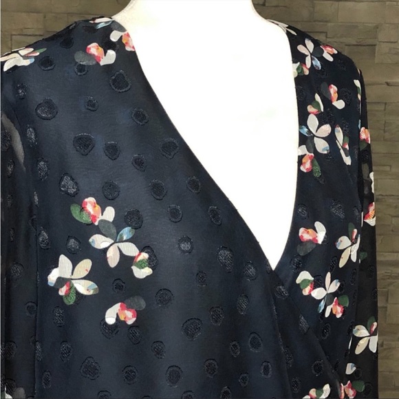 Laura dark navy floral blouse - Picture 4 of 4